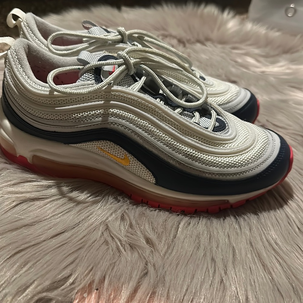 Women Nike sneakers size 8.5 colors gray, white, navy blue, pink and orange logo